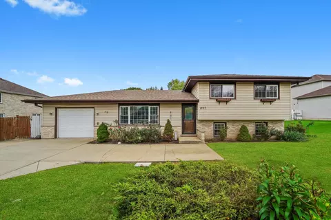 1227 S Roselle Rd, Schaumburg, IL 60193