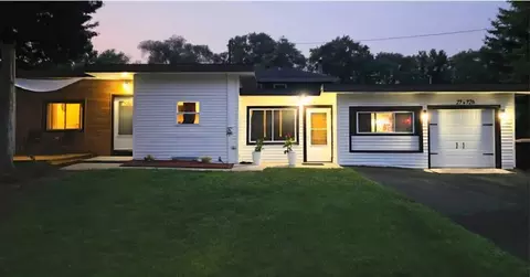 27 W726 Central Ave, Warrenville, IL 60555