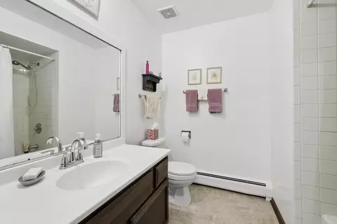 Bath - 108 La Fox Dr, Algonquin, IL 60102 photo 2 of 2