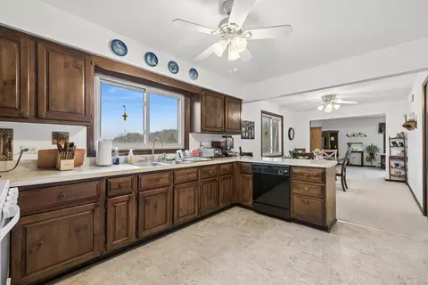 Kitchen - 108 La Fox Dr, Algonquin, IL 60102 photo 1 of 2