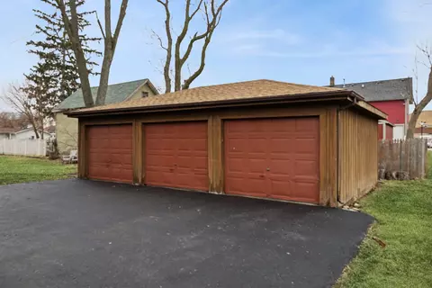 Exterior - 108 La Fox Dr, Algonquin, IL 60102 photo 3 of 4