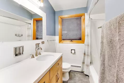 Bath - 2109 Dobson St, Evanston, IL 60202 photo 1 of 3