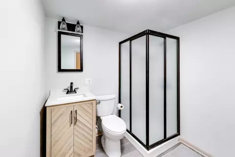 Bath - 2109 Dobson St, Evanston, IL 60202 photo 3 of 3