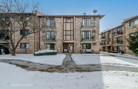 340 Klein Creek Ct #C, Carol Stream, IL 60188