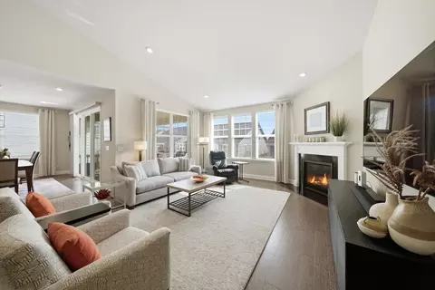 Living - 76 Somerset Cir, Wheaton, IL 60189 photo 1 of 5