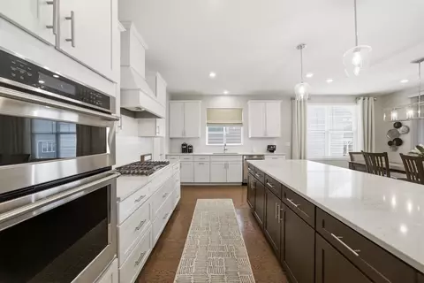 Kitchen - 76 Somerset Cir, Wheaton, IL 60189 photo 1 of 9