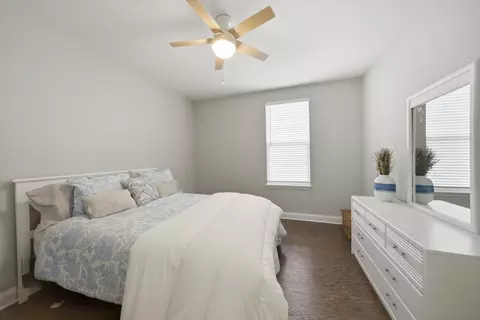 Bedroom - 76 Somerset Cir, Wheaton, IL 60189 photo 1 of 1