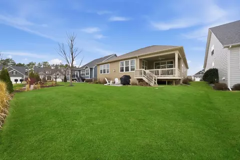 Exterior - 76 Somerset Cir, Wheaton, IL 60189 photo 6 of 9