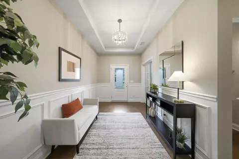 Entry Way - 76 Somerset Cir, Wheaton, IL 60189 photo 1 of 5