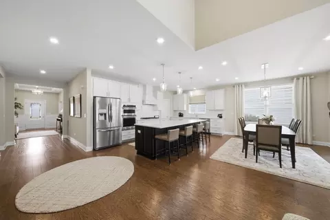 Entry Way - 76 Somerset Cir, Wheaton, IL 60189 photo 5 of 5