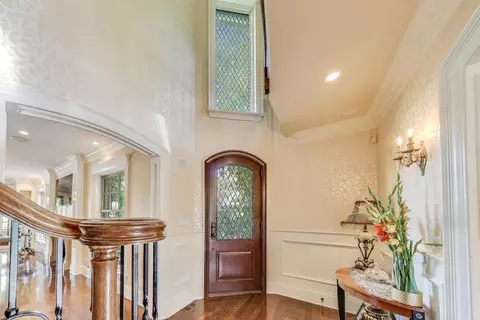 Entry Way - Undisclosed, River Forest, IL 60305 photo 2 of 4