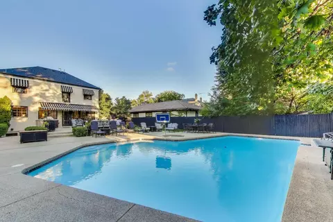 Exterior - Undisclosed, River Forest, IL 60305 photo 6 of 10