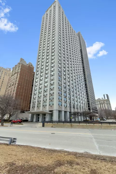 1550 N Lake Shore Dr #16D, Chicago, IL 60610