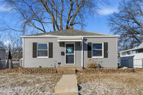 2316 Pacific St, Davenport, IA 52804