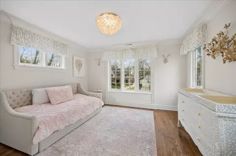 Bedroom - 556 Willow Rd, Winnetka, IL 60093 photo 3 of 6
