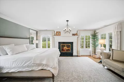 Bedroom - 556 Willow Rd, Winnetka, IL 60093 photo 1 of 6