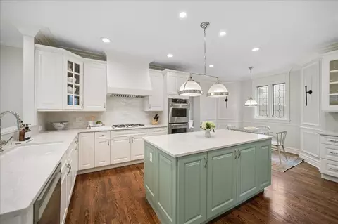Kitchen - 556 Willow Rd, Winnetka, IL 60093 photo 5 of 6