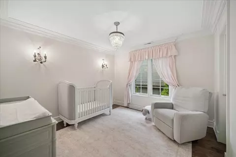 Bedroom - 556 Willow Rd, Winnetka, IL 60093 photo 4 of 6