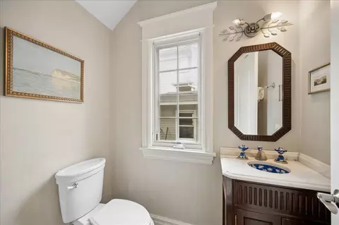 Bath - 556 Willow Rd, Winnetka, IL 60093 photo 1 of 5