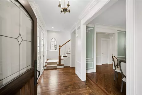 Entry Way - 556 Willow Rd, Winnetka, IL 60093 photo 1 of 4