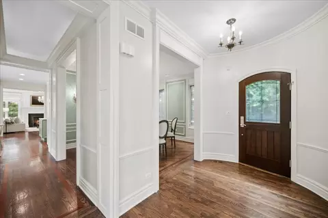Entry Way - 556 Willow Rd, Winnetka, IL 60093 photo 2 of 4
