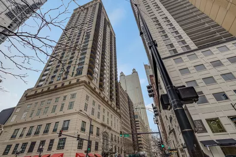 10 E Delaware Pl #23C, Chicago, IL 60611