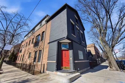 1500 N Greenview Ave #2F, Chicago, IL 60642