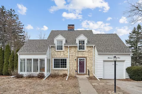 1324 Caroline Ave, Clinton, IA 52732