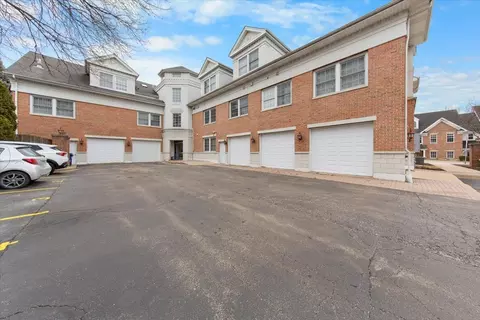 111 S 5th Ave #D, Saint Charles, IL 60174