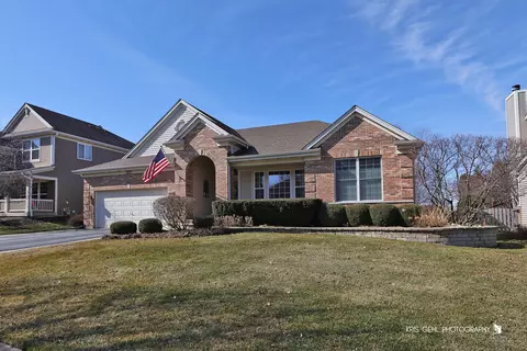 317 Sterling Cir, Cary, IL 60013
