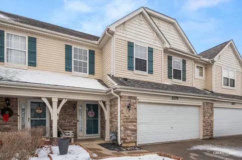 2205 Pembridge Ln, Joliet, IL 60431