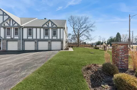 120 W Golf Rd #A, Libertyville, IL 60048