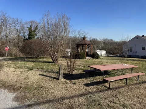 102 Grammer St, Jonesboro, IL 62952
