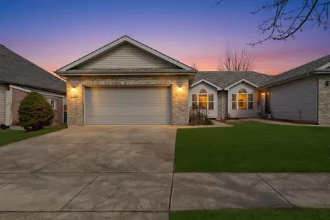 1323 Coral Bell Dr, Joliet, IL 60435