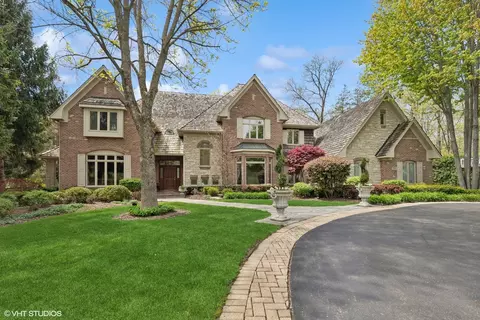 1181 Gavin Ct, Lake Forest, IL 60045