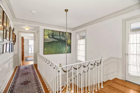 Entry Way - 324 Davis St, Evanston, IL 60201 photo 2 of 3