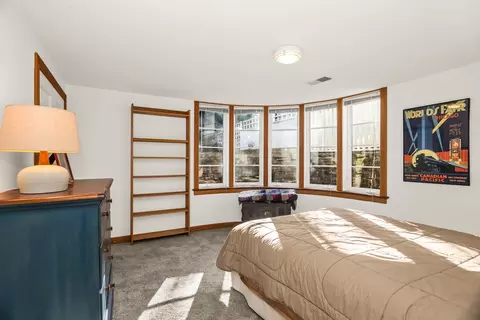 Bedroom - 324 Davis St, Evanston, IL 60201 photo 5 of 5