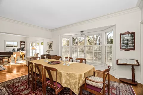 Dining - 324 Davis St, Evanston, IL 60201 photo 1 of 5