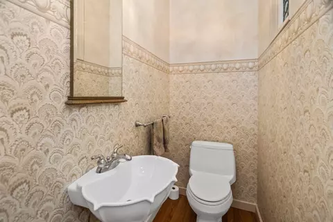Bath - 324 Davis St, Evanston, IL 60201 photo 1 of 5