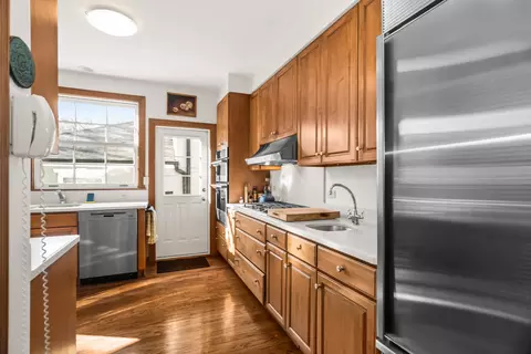 Kitchen - 324 Davis St, Evanston, IL 60201 photo 1 of 3