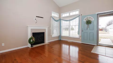 Living - 1170 Lynx Ln, Normal, IL 61761 photo 2 of 8
