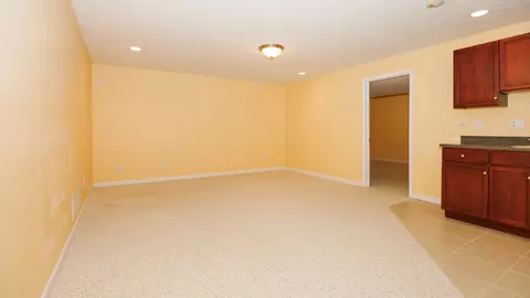 Living - 1170 Lynx Ln, Normal, IL 61761 photo 7 of 8