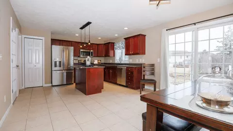 Kitchen - 1170 Lynx Ln, Normal, IL 61761 photo 4 of 5