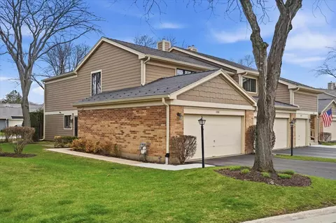 1308 Downs Pkwy, Libertyville, IL 60048