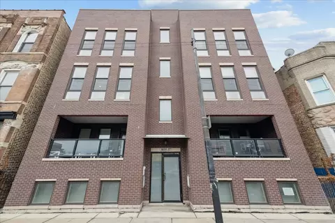 3035 W Belmont Ave #2E, Chicago, IL 60618