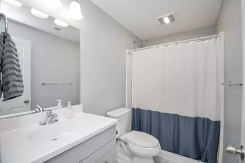 Bath - 3 Fedor Cir, Bloomington, IL 61705 photo 7 of 8