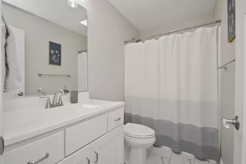 Bath - 3 Fedor Cir, Bloomington, IL 61705 photo 5 of 8