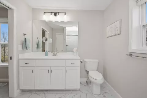 Bath - 3 Fedor Cir, Bloomington, IL 61705 photo 2 of 8