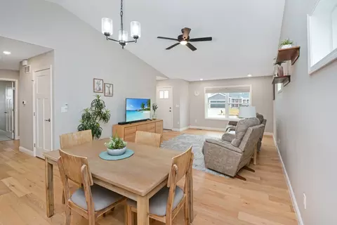 Dining - 3 Fedor Cir, Bloomington, IL 61705 photo 3 of 3