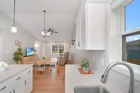 Kitchen - 3 Fedor Cir, Bloomington, IL 61705 photo 3 of 11